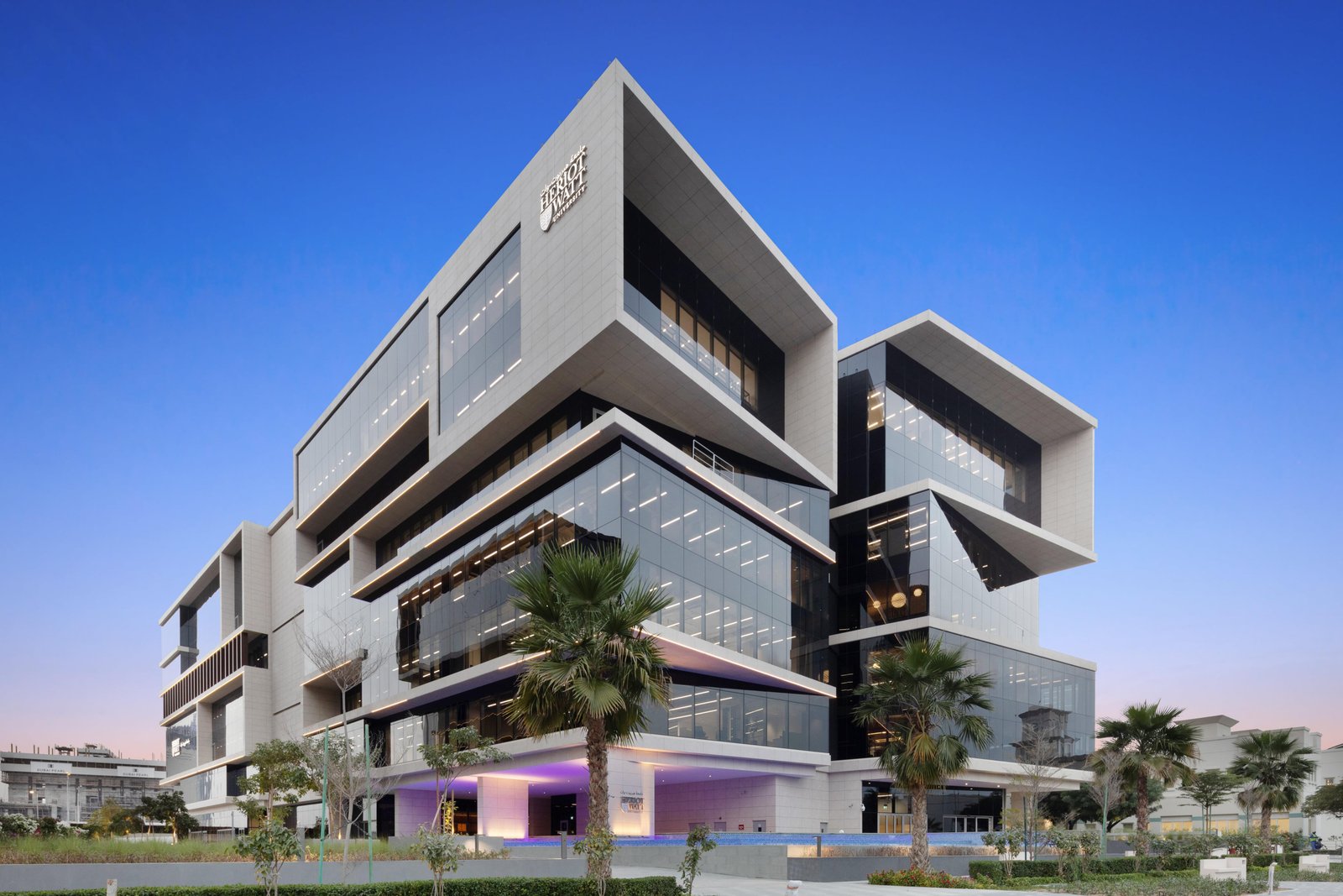 Heriot-Watt University Dubai | Štúdium v Dubaji Heriot-Watt University Dubaj - kampus Dubaj
