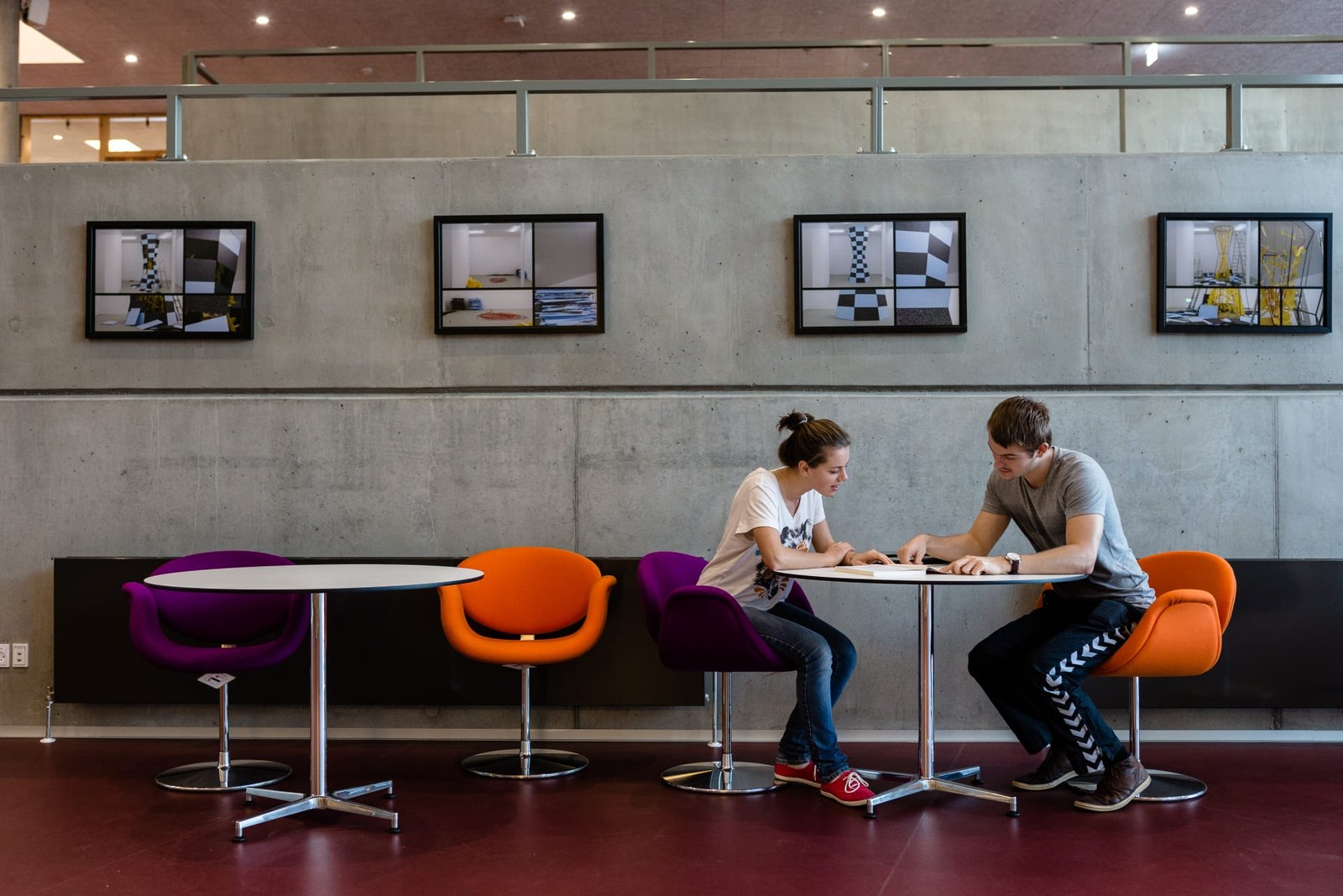 UCN - University College of Northern Denmark | Štúdium v Dánsku UCN Aalborg - interiér kampusu